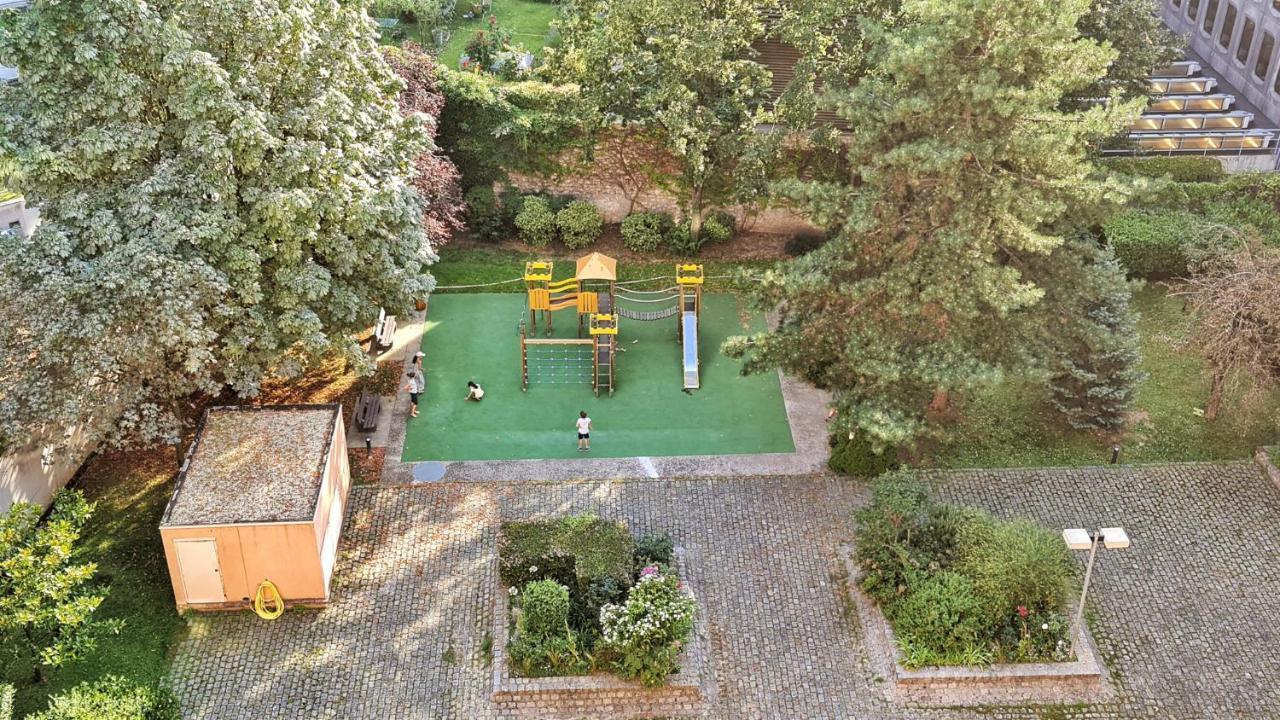 Cosy Flat 60m2 - Beautiful Large Rooftop - Near Metro And Train Station - Free Secure Car Parking Appartamento Parigi